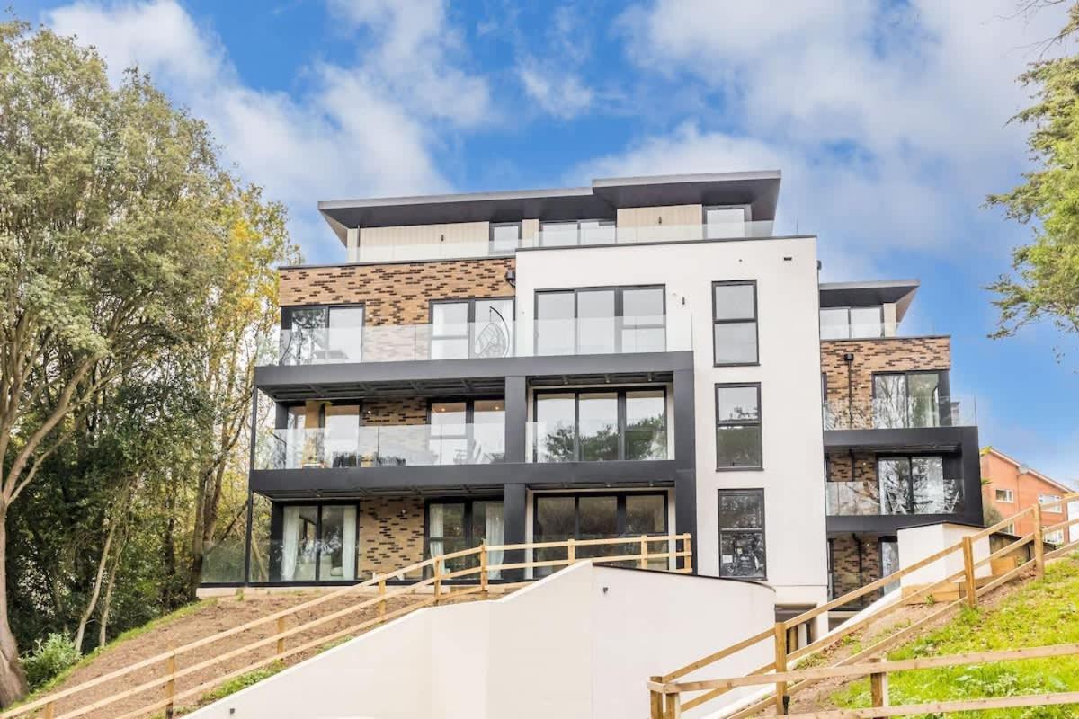 Villa Aurora South Poole Exterior foto